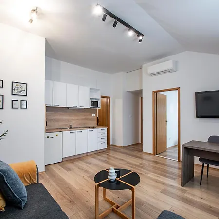 Apartment Estrella *