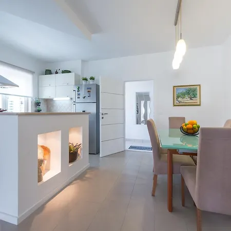 Apartment Estrella *